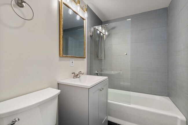 Building Photo - 25 Hancock St