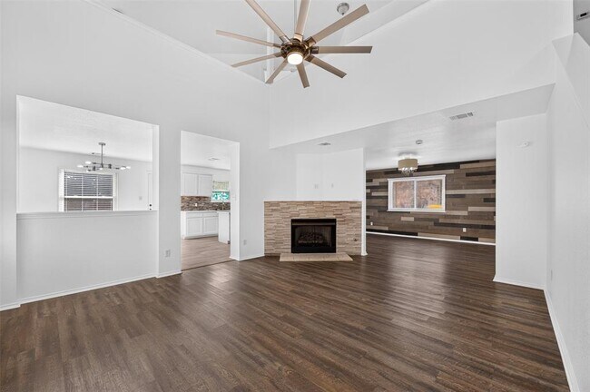 Building Photo - 2802 Turtle River Dr