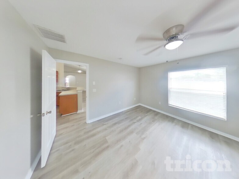 Building Photo - 13001 Fish Cove Dr