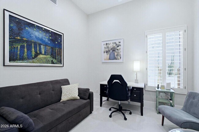 Building Photo - 6461 E Crested Saguaro Ln