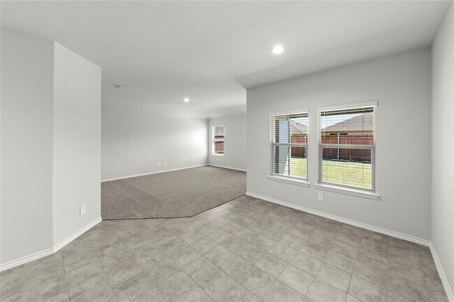 Building Photo - 317 Bent Oak Dr