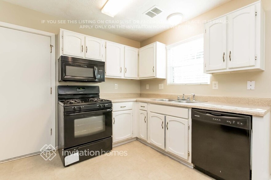 Building Photo - 11175 Bramshill Dr