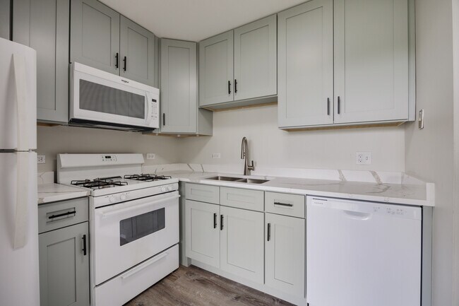 Building Photo - 117 Gant Cir