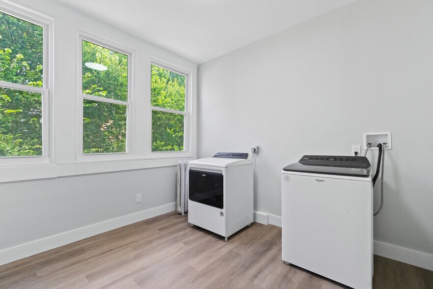 Laundry Room - 114 Littleton Ave