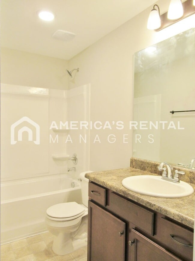Building Photo - DEPOSIT PENDING! Beautiful Town Home with Garage in Chelsea... Available to View Now!!!