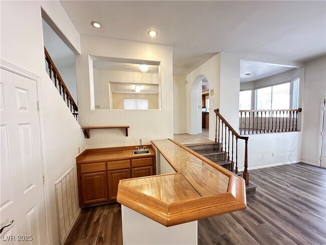 Building Photo - 8204 Tivoli Cove Dr
