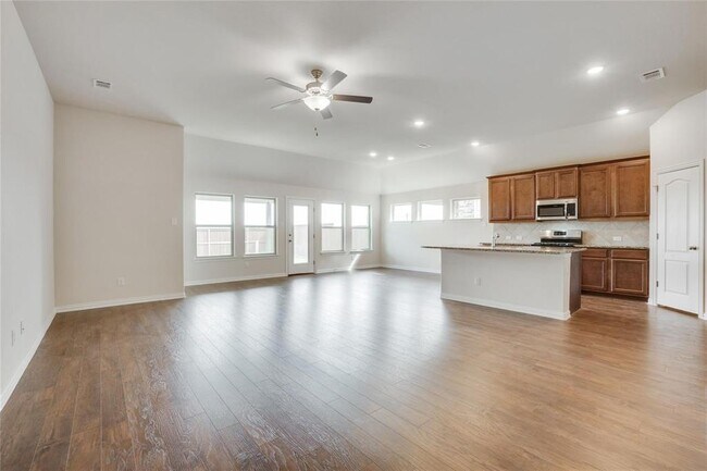 Building Photo - 16625 Hidden Cove Dr