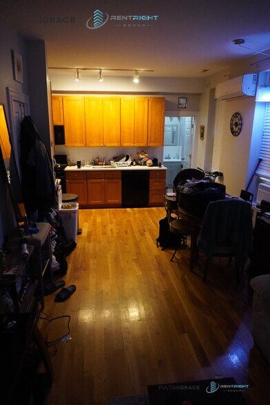 Building Photo - 1846 W 18th St