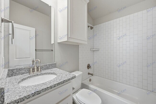 Building Photo - 358 Oakbend Dr