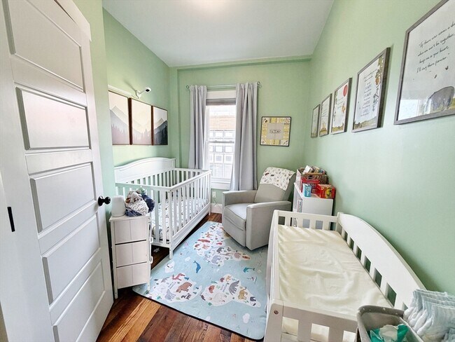 Building Photo - 63 Marion St