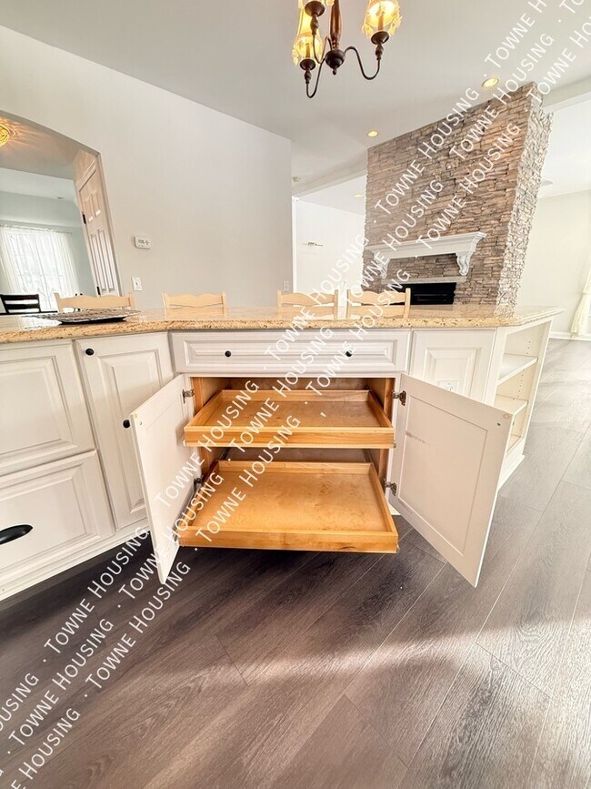 Building Photo - 13573 Schang Rd