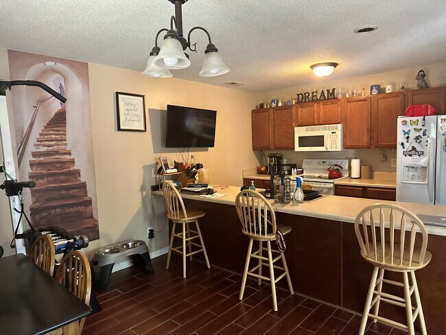 Kitchen and dining room - 178 Kelly Cir