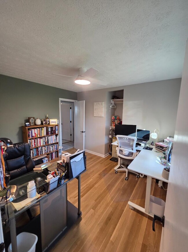 Building Photo - 100 9th Ave