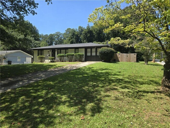 Building Photo - 3305 Flowers Dr
