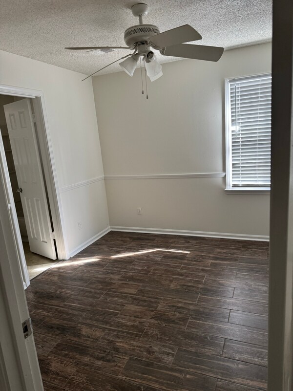 Building Photo - 245 Teesdale Ct