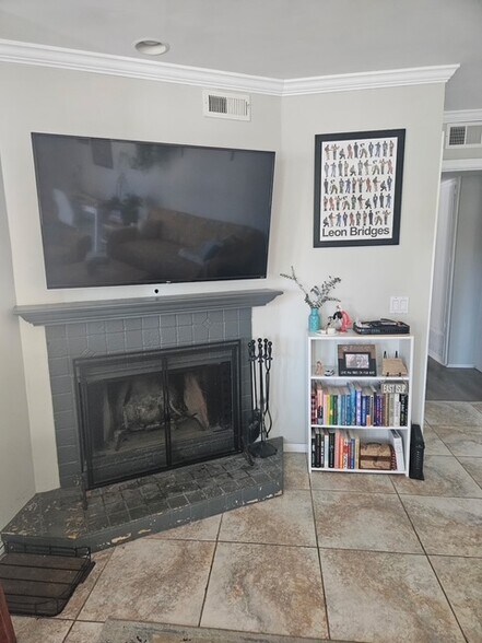 Building Photo - 3844 Groton St