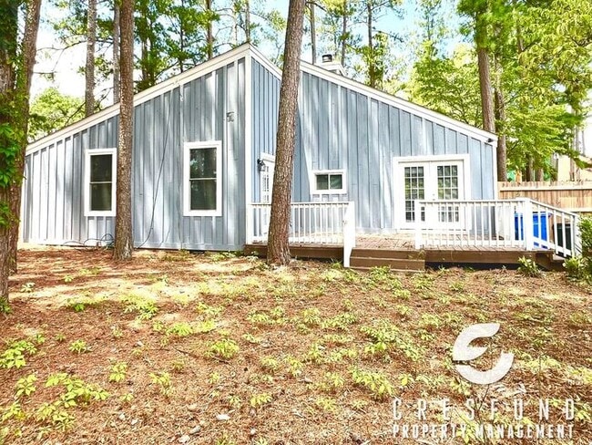 Building Photo - 3 Bedroom Available For Move In TODAY! You...
