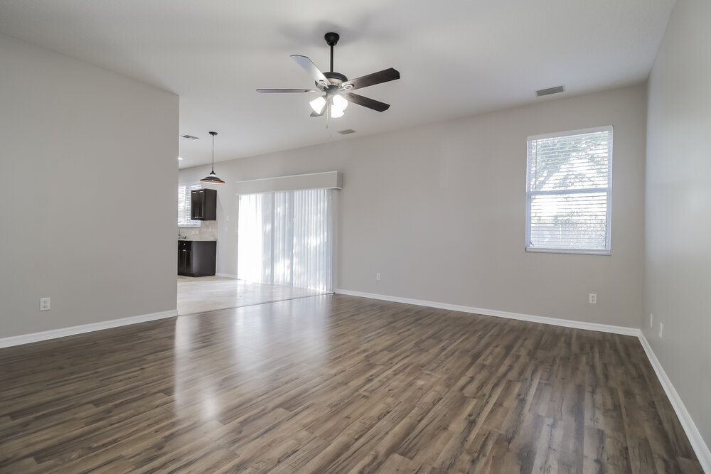 Building Photo - 395 Lancer Oak Dr