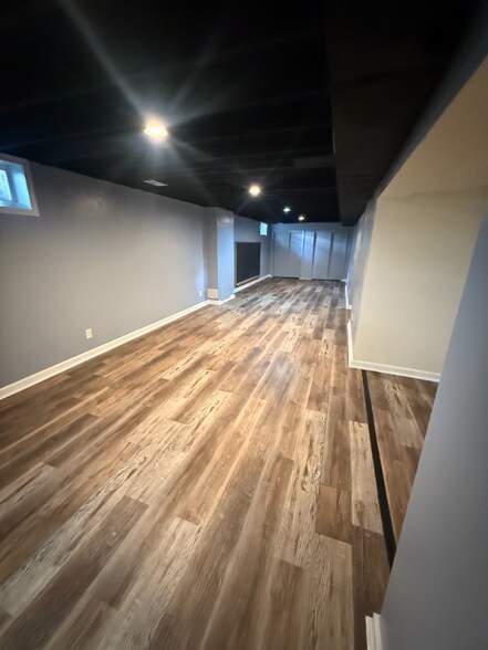 Building Photo - 127 Wesgaye St