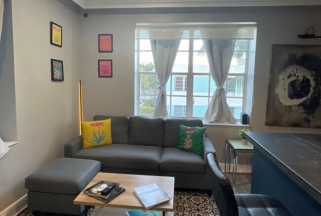 Building Photo - 130 3rd St