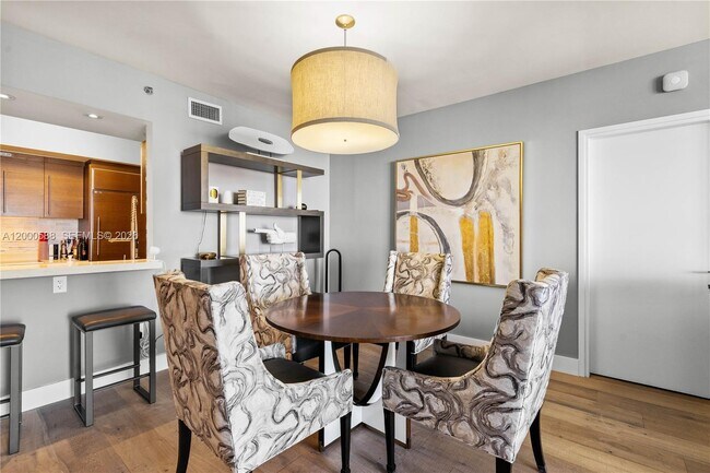 Building Photo - 450 Alton Rd