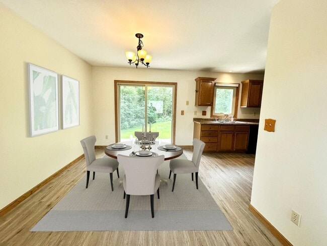 Building Photo - Spacious Pewaukee Townhome