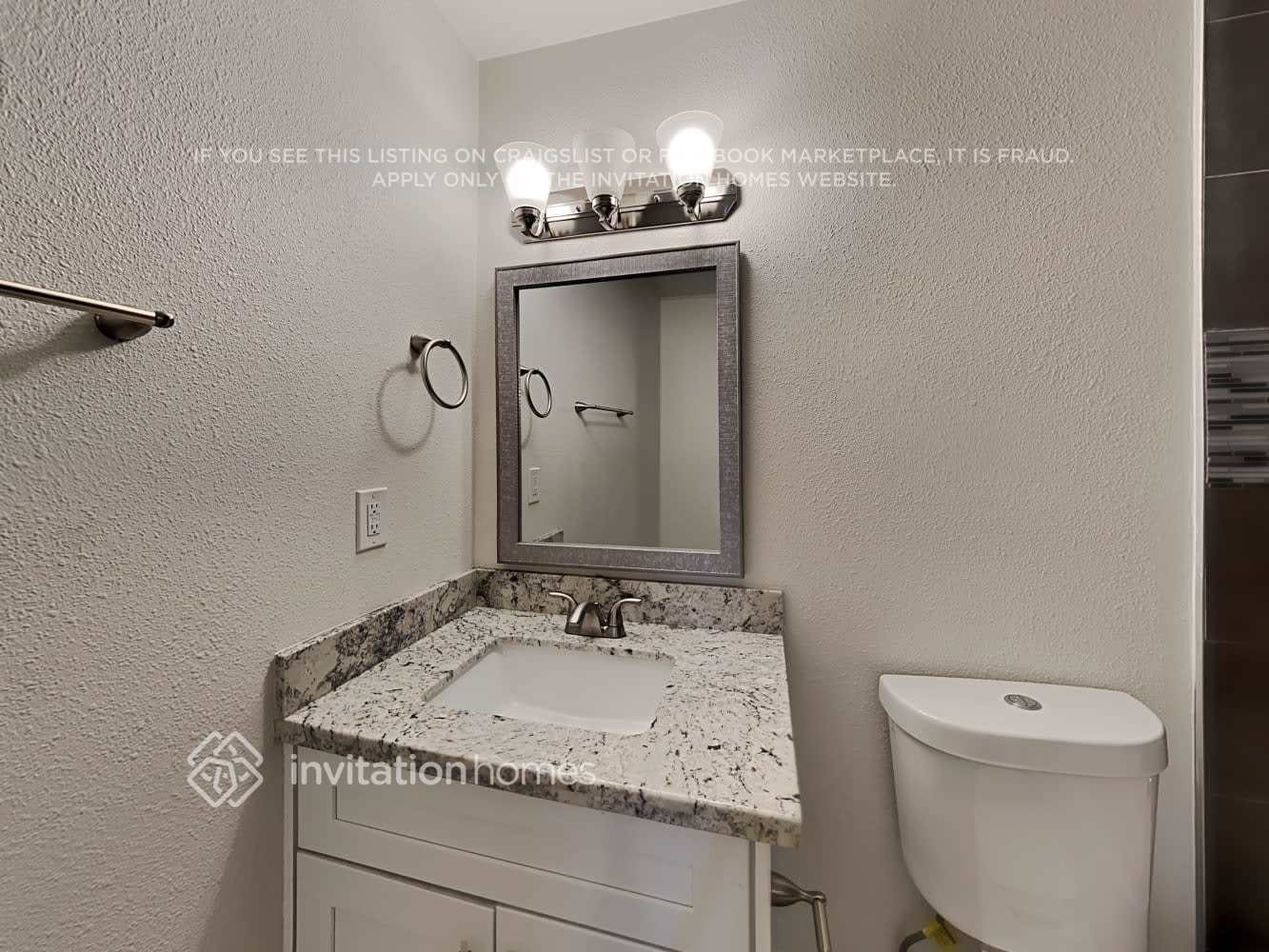 Building Photo - 1524 E Alameda Dr