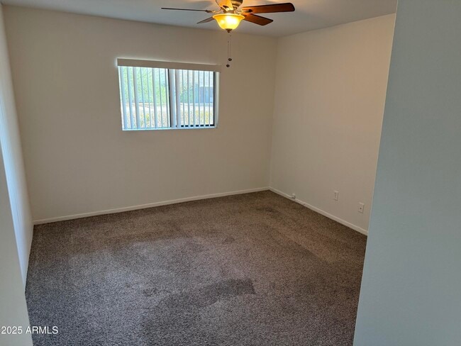 Building Photo - 944 E Concorda Dr