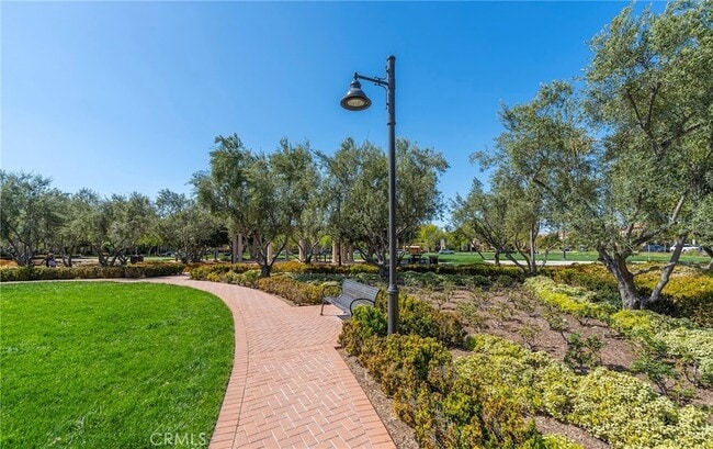 Building Photo - 64 Emerald Clover