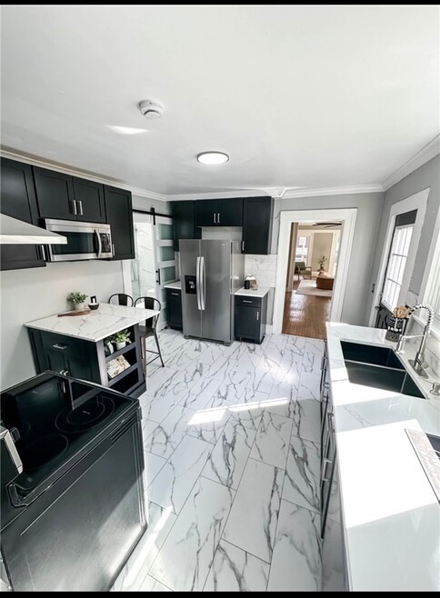 Building Photo - 59 Rowley St