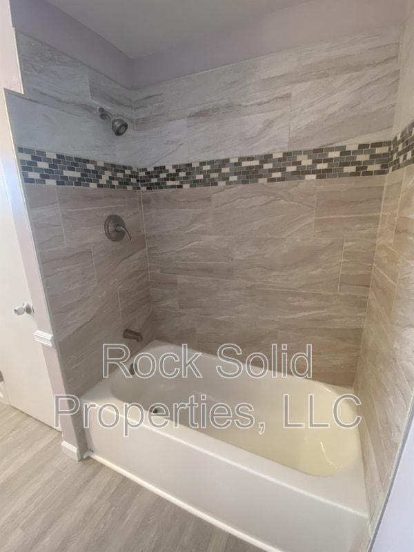 Building Photo - 4703 E 17th St