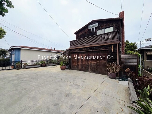 Building Photo - 1330 Ximeno Ave