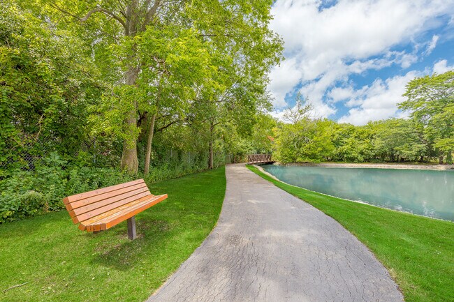 Building Photo - 1411 Johnson Dr