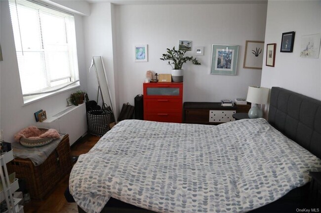 Building Photo - 30 Lake St