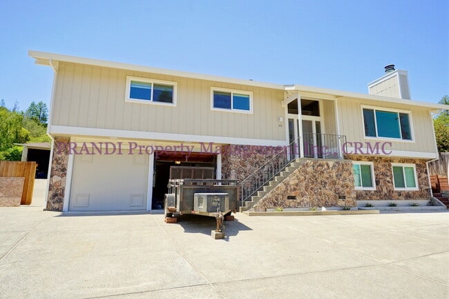 Building Photo - Completely Renovated Large Novato Home in ...