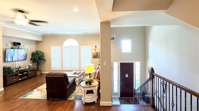 Building Photo - 1013 Gross St