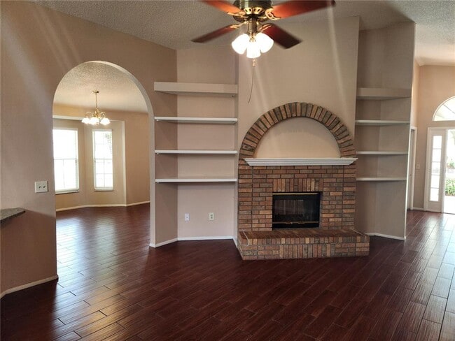 Building Photo - 150 Abbey Hollow Dr