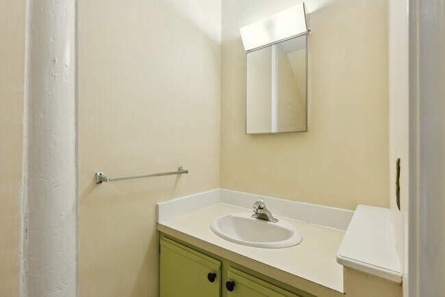 Building Photo - 1 Saco Island Terrace