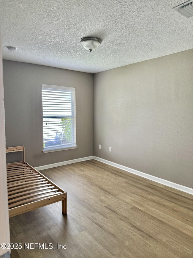 Building Photo - 8357 Highgate Dr