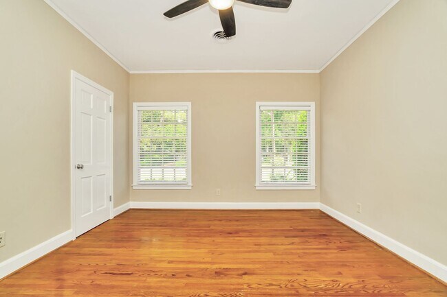 Building Photo - ** 3 bed 2 bath located in McGehee Estate ** Call our self-showing number to schedule a tour 334-...