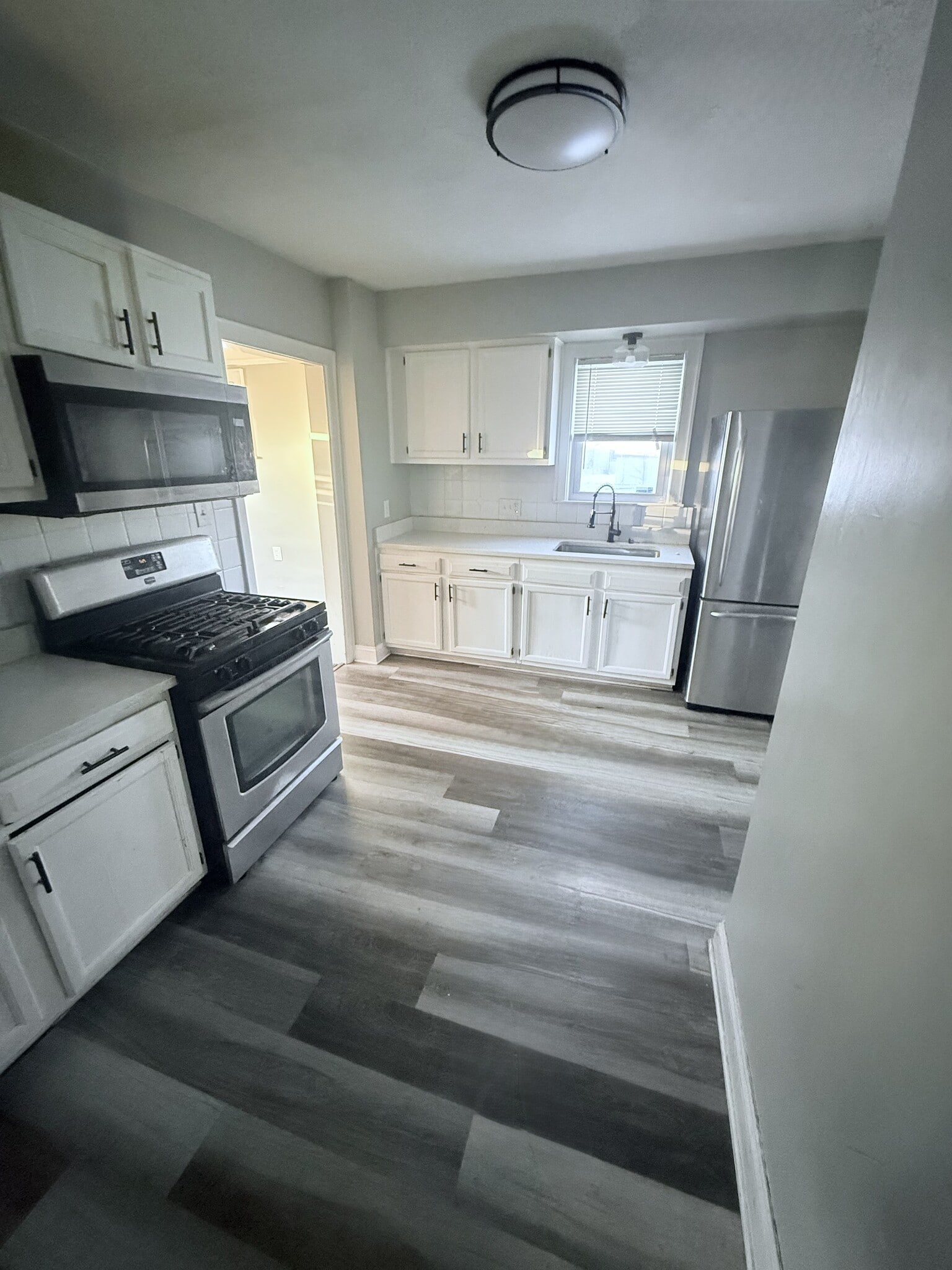 Kitchen - 11203 Jackson Ave