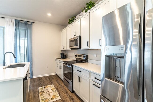 Building Photo - 1123 Sugarwood St