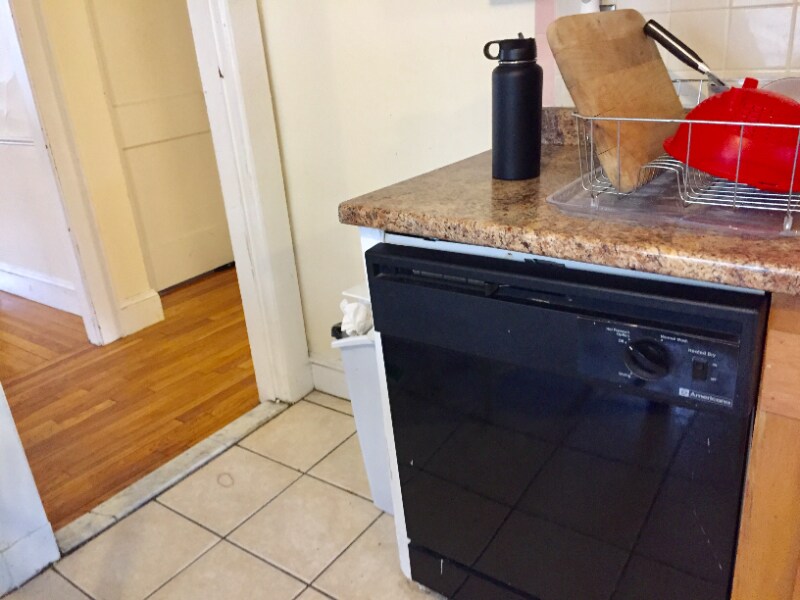 Building Photo - 208 Freeman St