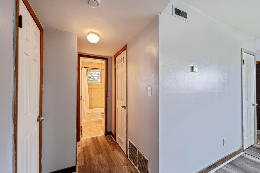 Building Photo - 960 Ferndale Pl