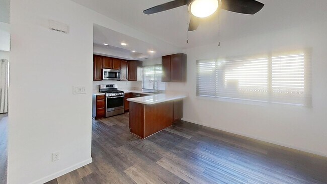 Building Photo - Beautiful 3/bedroom home in Canyon Country !