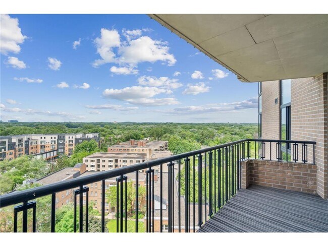 Building Photo - 2950 Dean Pkwy