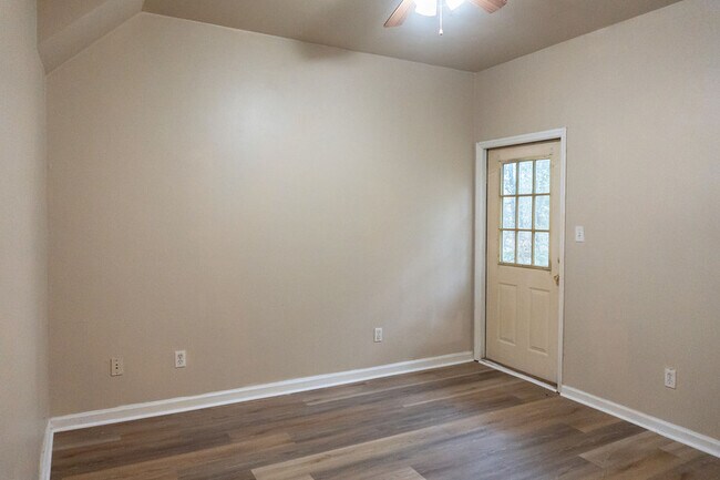 Building Photo - 2403 Hartsfield Rd