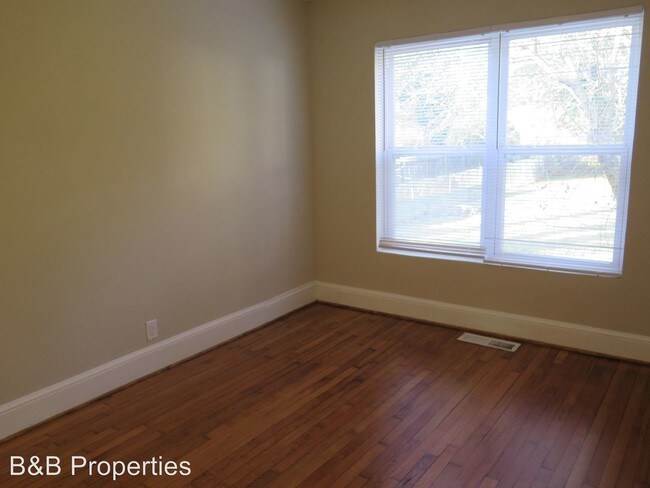 Building Photo - 2324-2326 Lyon St