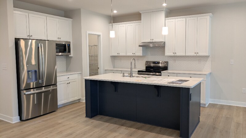 Building Photo - 136 Wood Land Ave