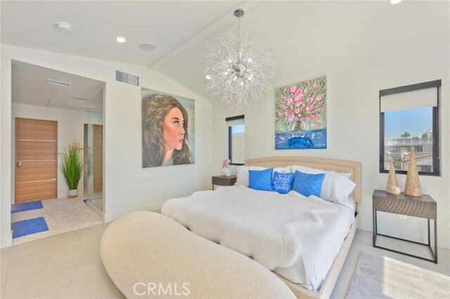 Building Photo - 504 E Balboa Blvd